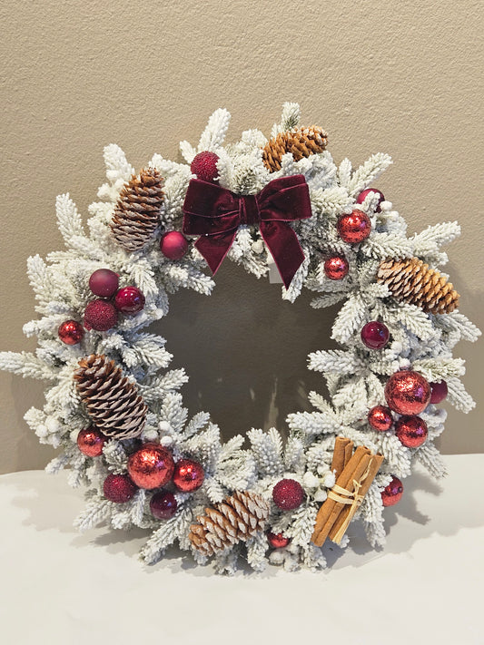 Dørkrans med raud pynt