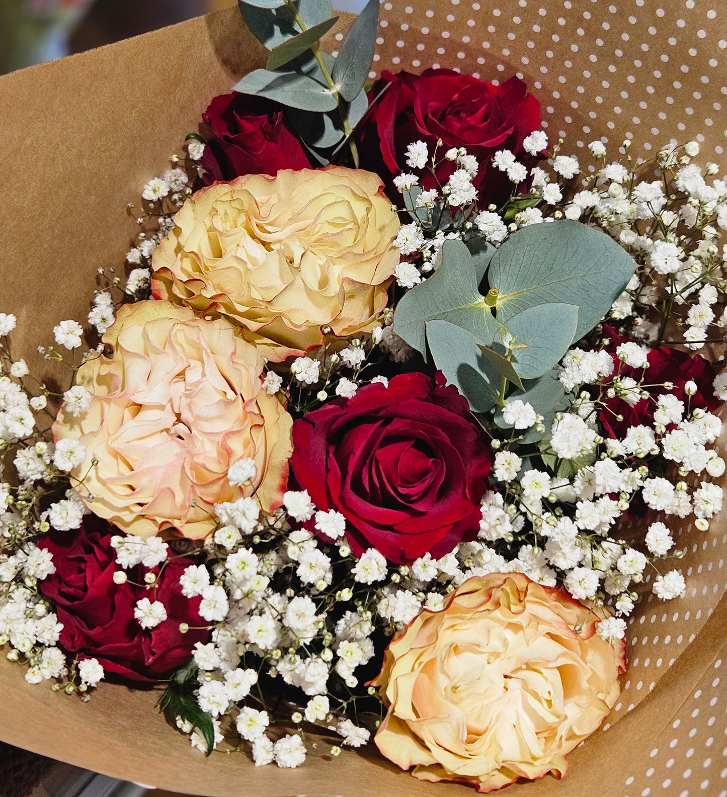 Rosebukett med brudeslør